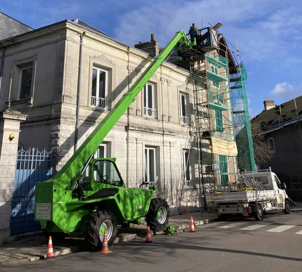 https://dev.charpente-couverture-aubry.fr/wp-content/uploads/accueil-entretien-2-light.jpeg
